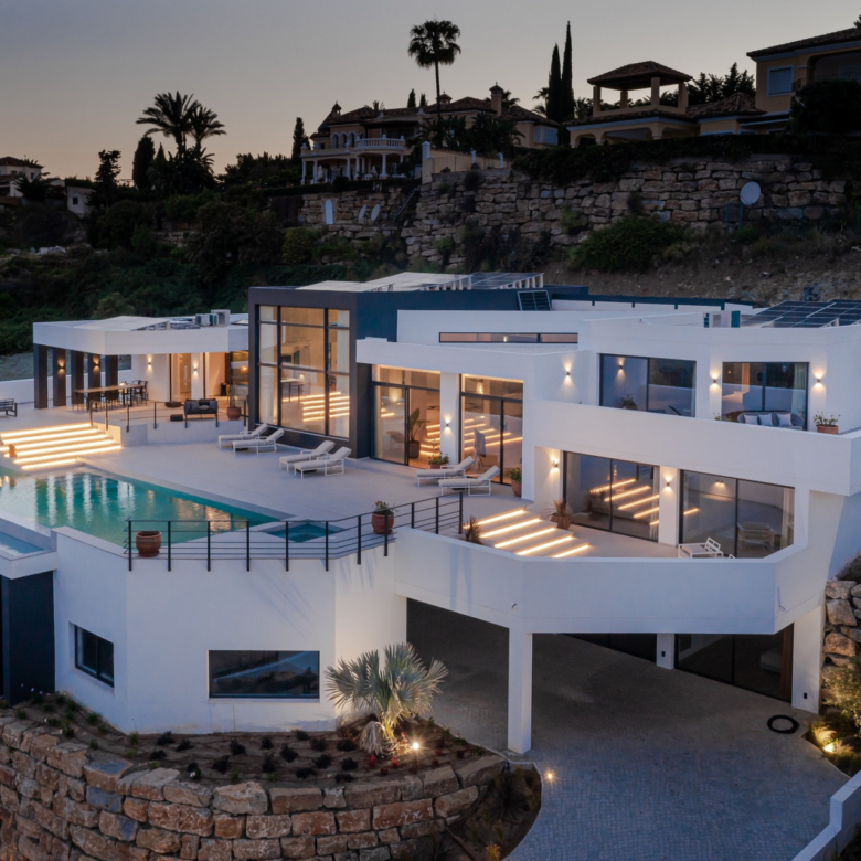 1,580 m² of Pure Luxury, Privacy & Panoramic Views