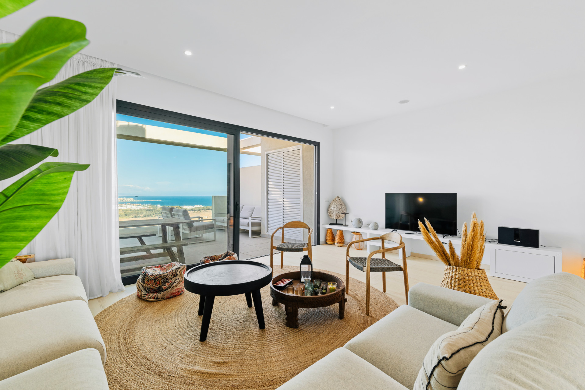 2 Bed Apartment with breathtaking views – Finca Cortesin Costa del Sol