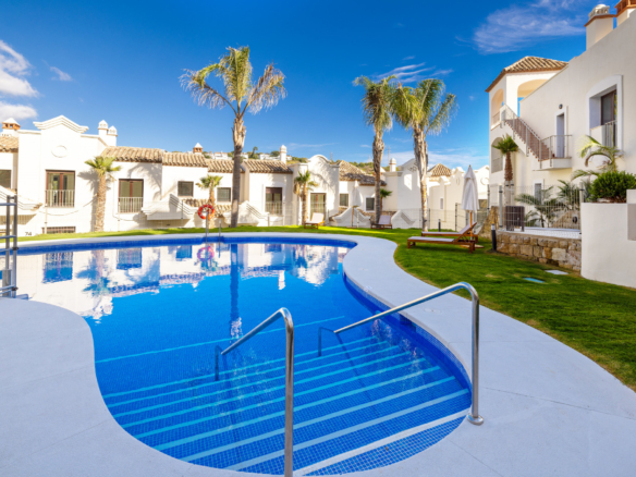 3 Bedroom Townhouses in Estepona – Ready to move in