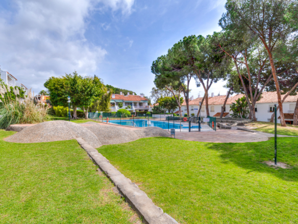 Apartment in corner of 4 bedrooms with terrace of 50 m2 in the Golden Mile (Nagüeles).