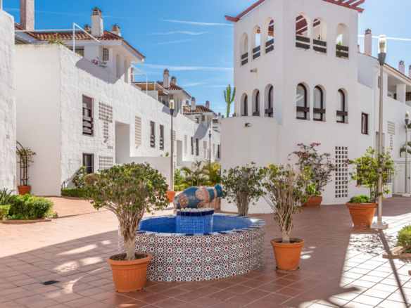 Atemberaubende 3-Schlafzimmer-Eckwohnung in La Maestranza, Nueva Andalucía