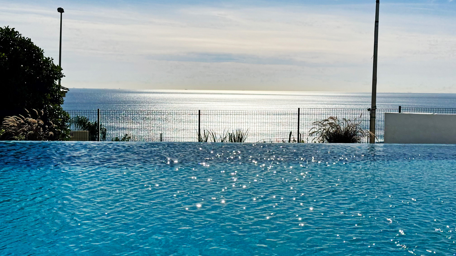 Azata Delmare Casares Costa Apartments with spectacular sea views. Strategically located 250m from the beach Azata Delmare is a complex of 74 apartments of 2 and 3 bedrooms
