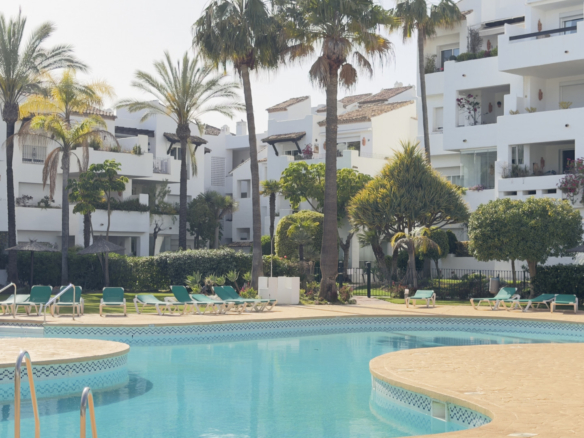 BEACHFRONT OPPORTUNITY. EXCLUSIVE COSTALITA AREA