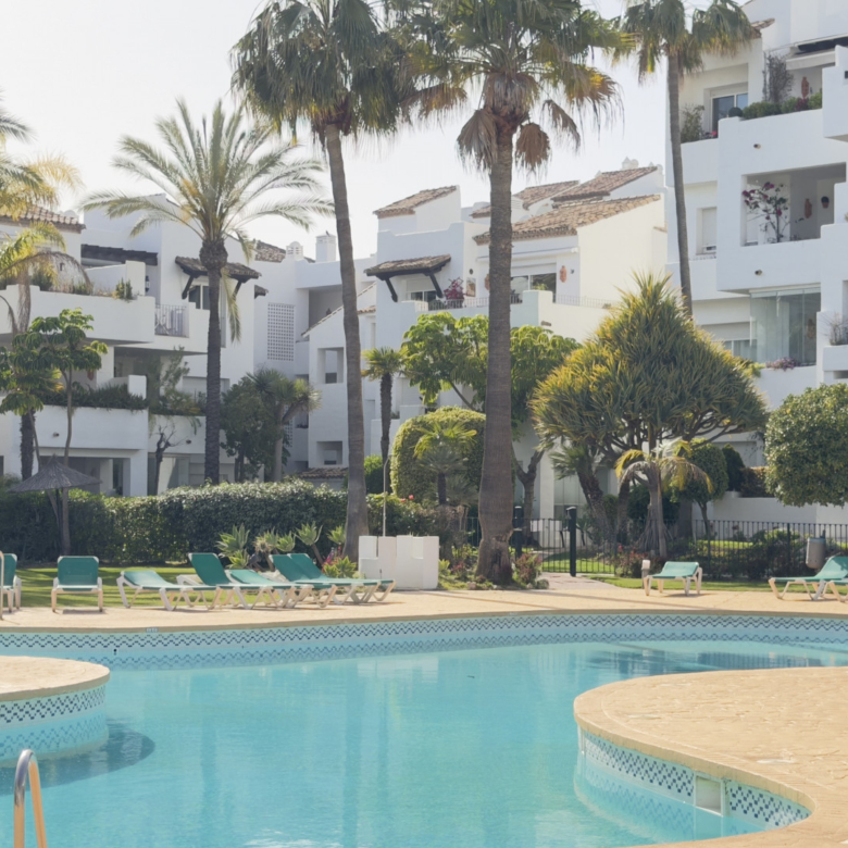 BEACHFRONT OPPORTUNITY. EXCLUSIVE COSTALITA AREA