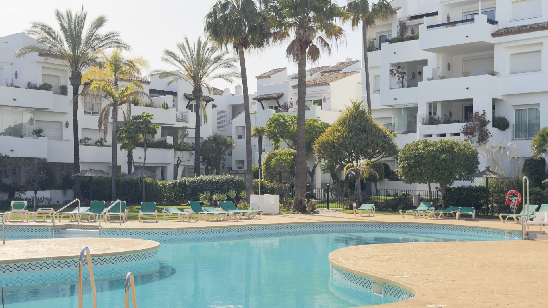 BEACHFRONT OPPORTUNITY. EXCLUSIVE COSTALITA AREA