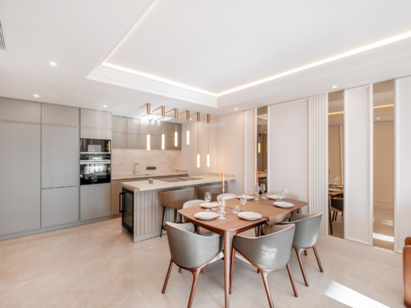 Beachfront 3-Bed Apartment on the New Golden Mile