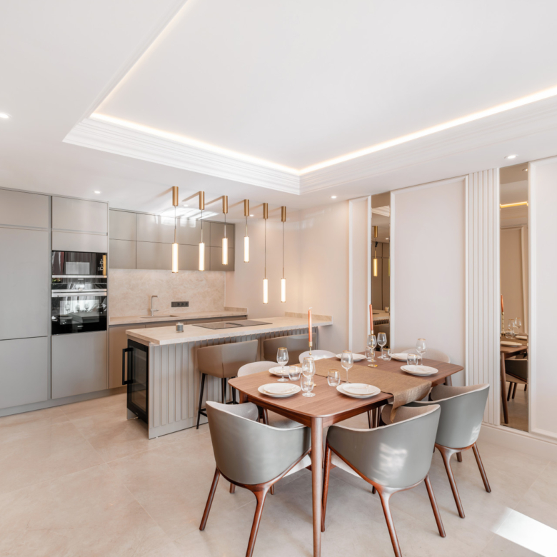 Beachfront 3-Bed Apartment on the New Golden Mile