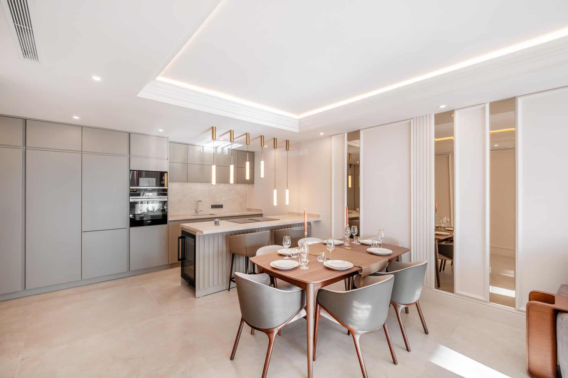 Beachfront 3-Bed Apartment on the New Golden Mile