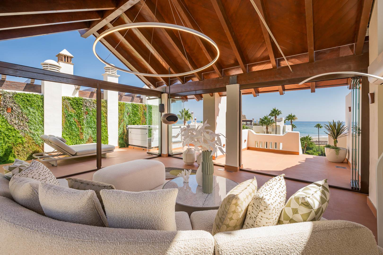Beachfront 3 Bed Apartment