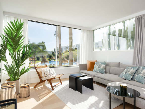 Beautifully Renovated Apartment with Stunning Views in Nueva Andalucía