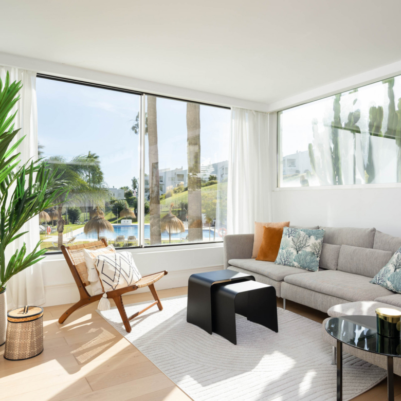 Beautifully Renovated Apartment with Stunning Views in Nueva Andalucía
