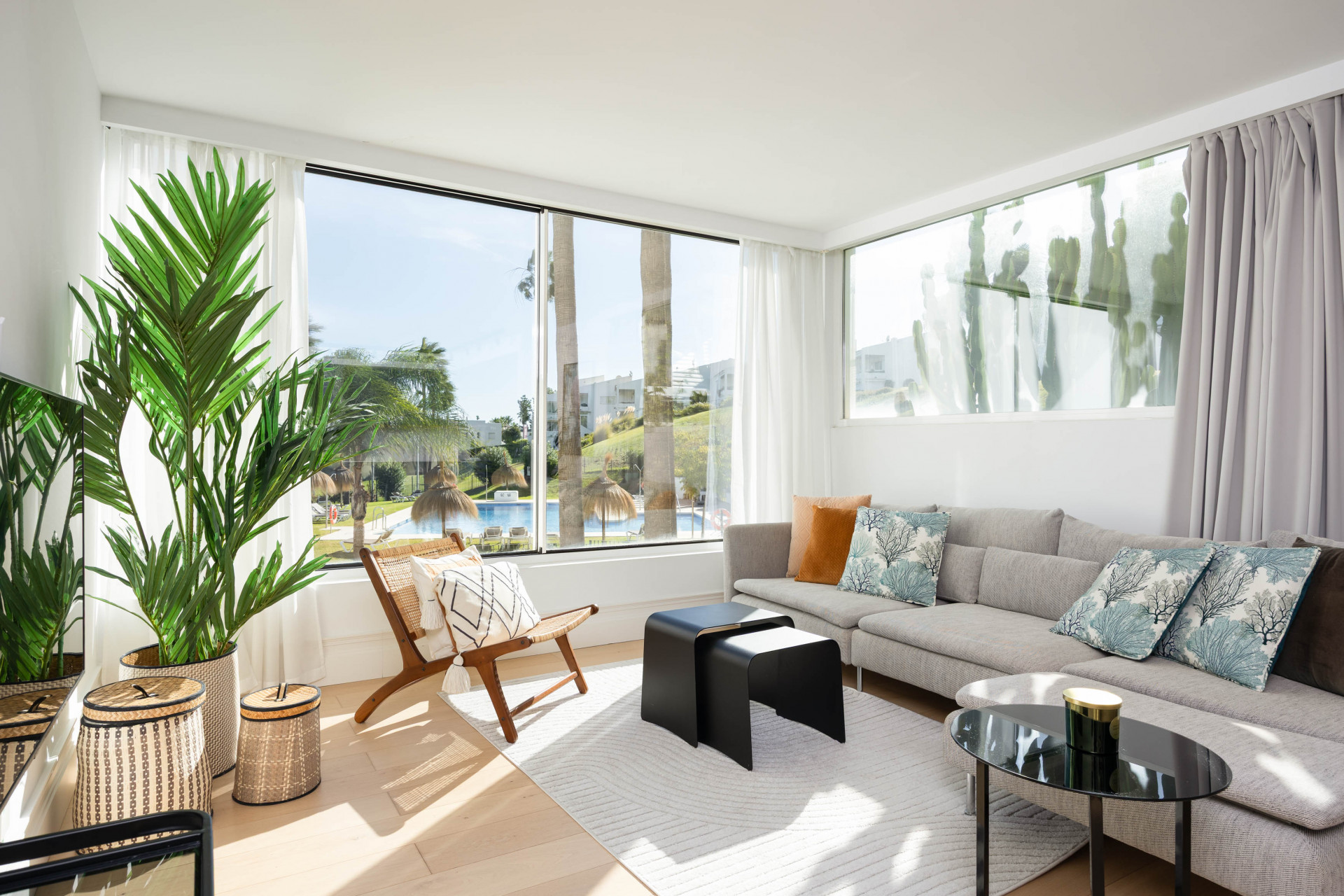 Beautifully Renovated Apartment with Stunning Views in Nueva Andalucia