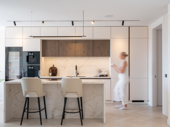 Beeindruckende, kürzlich renovierte Vierzimmerwohnung in Les Belvédères, Nueva Andalucía.