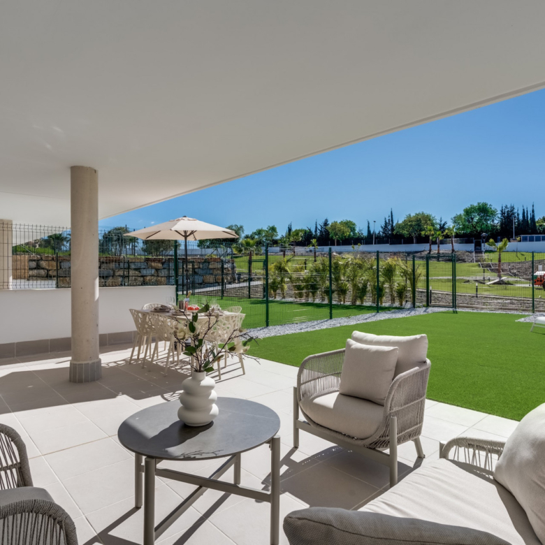 Brand-New 2-Bed Ground-Floor Apartment with Large Garden in Aranya, Estepona