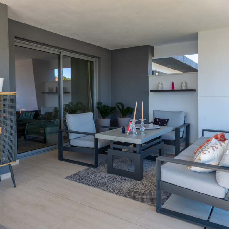 Brand New Modern Apartment with Top Amenities in Selwo Estepona
