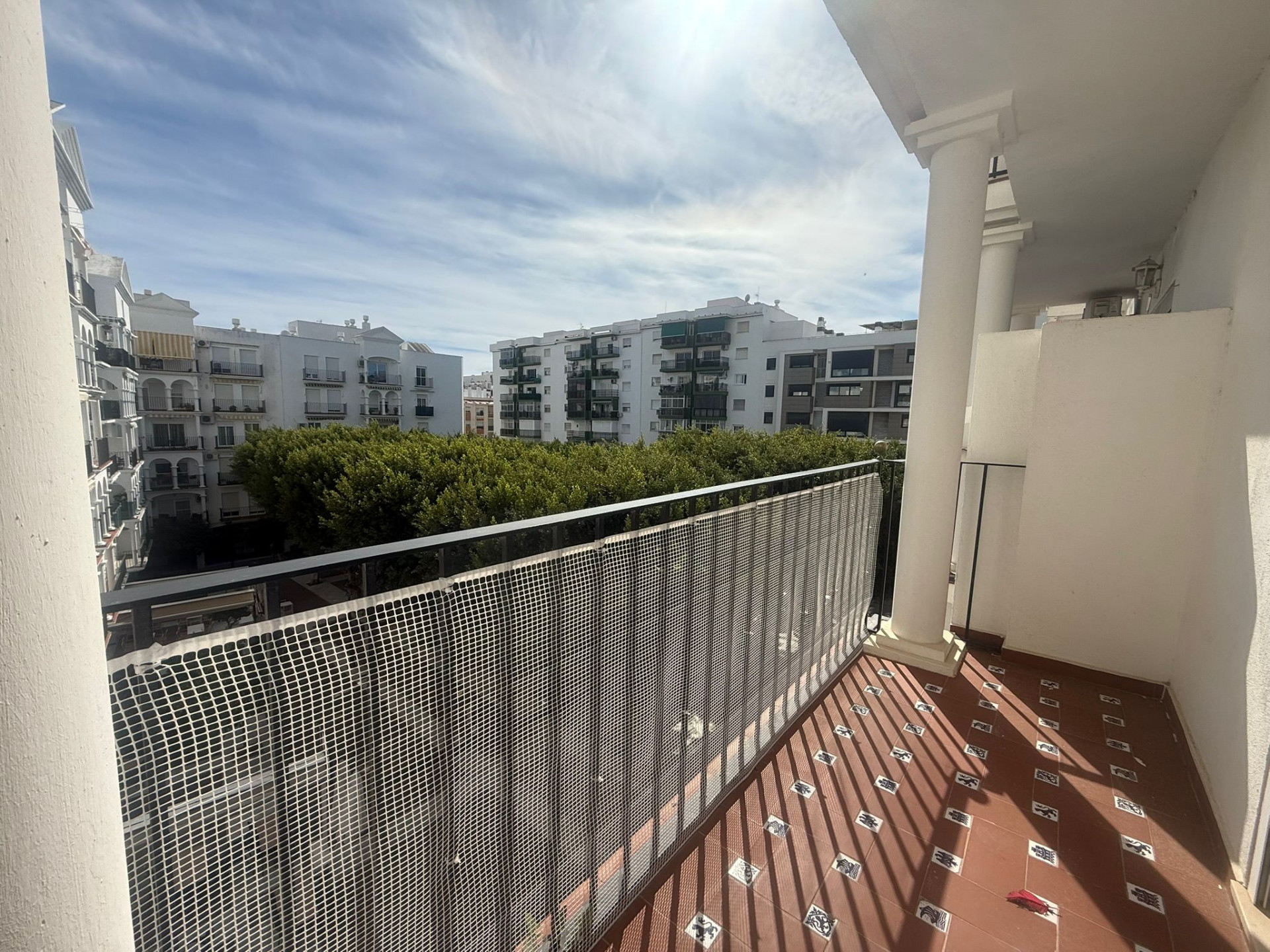 Bright South Facing 3 Bedroom Apartment – Just Steps from the Beach