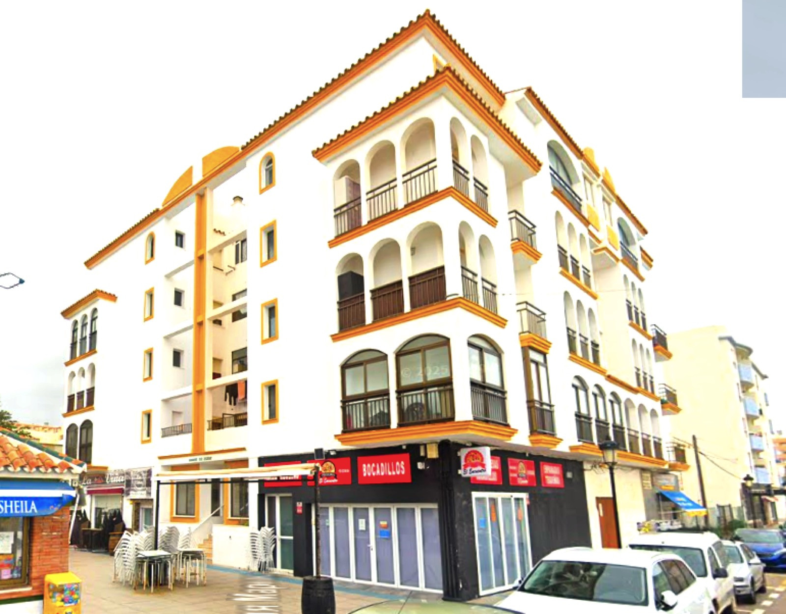 Bright and Spacious Apartment with Sea Views in a Prime Central Location