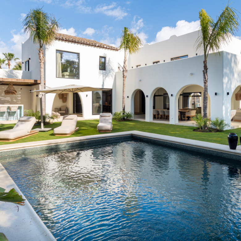 Contemporary Elegance Steps from the Sea in Guadalmina Casasola, Marbella