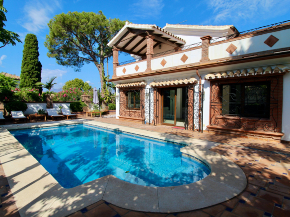 Detached Beachside Mediterranean Villa for Sale in El Presidente, Estepona