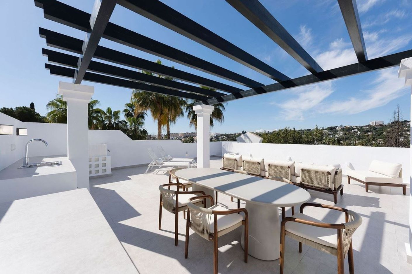 Duplex Penthouse за продажба в Aloha Gardens