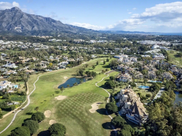Duplex for sale in Las Brisas Country Club Nueva Andalucia