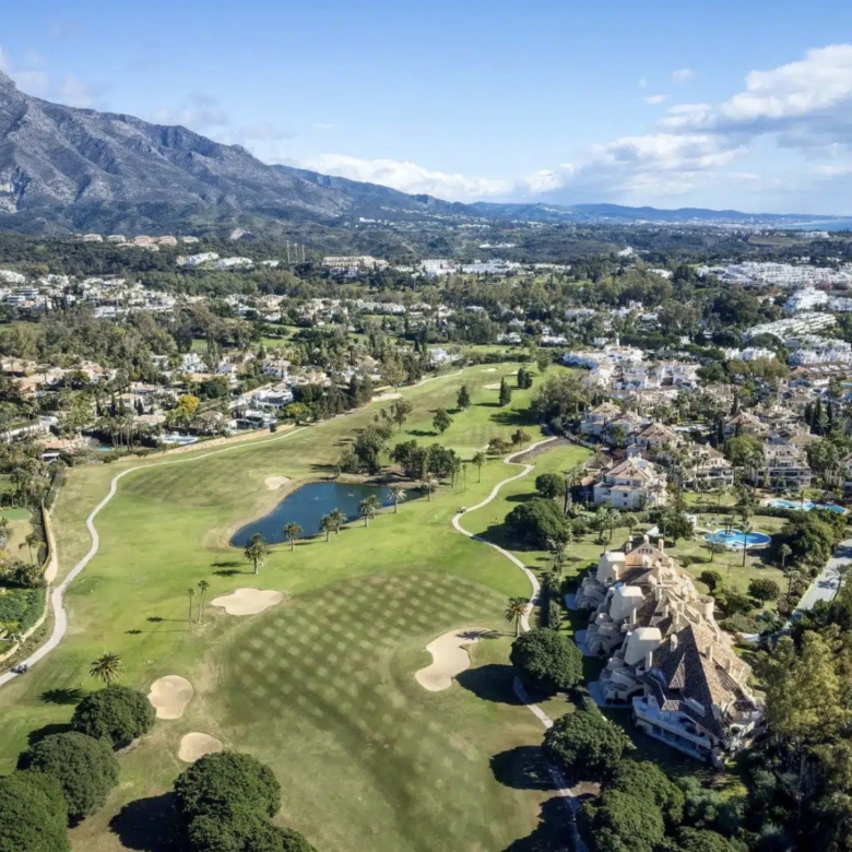 Duplex for sale in Las Brisas Country Club Nueva Andalucia