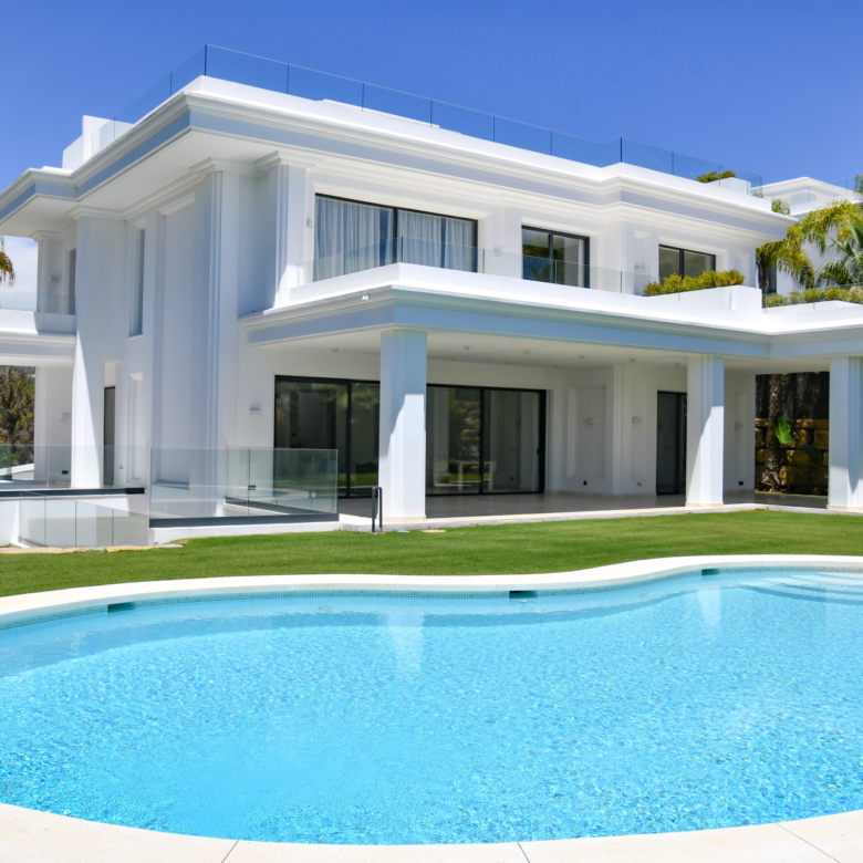 EXCLUSIVE DETACHED VILLAS IN LOMAS DE MARBELLA CLUB