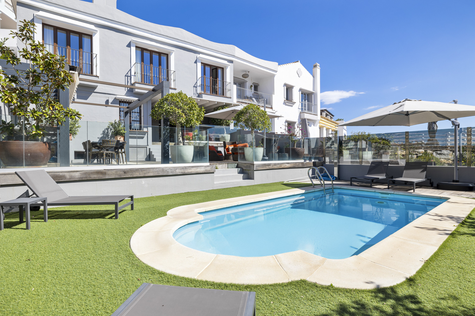 Elegant Five Bedroom Town House with Private Pool in Benahavis Malaga