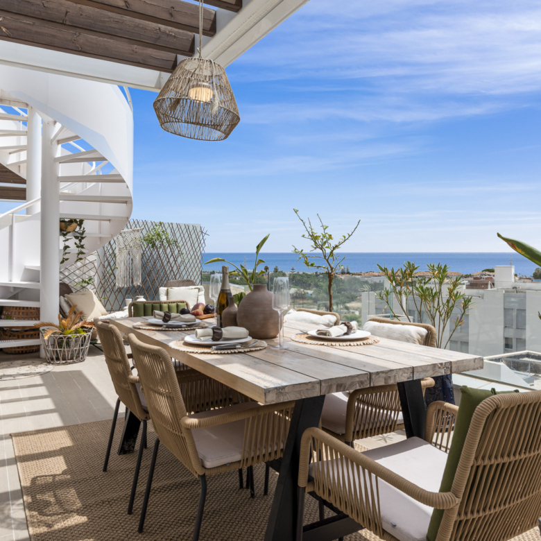 Elegant Penthouse with Rooftop Solarium in Le Mirage Phase III, Cancelada