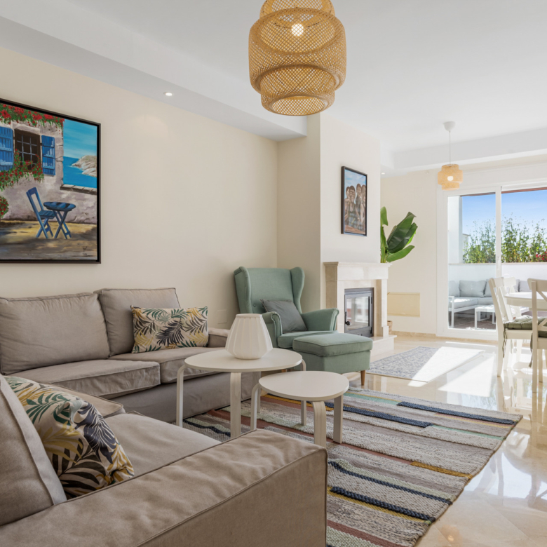 Elegant & Bright  4-Bedroom Duplex in Aloha Royal, Marbella