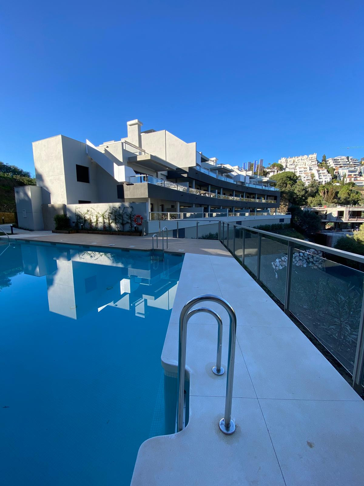 Elegantni tri loznice byt se nachazi v uzavrene komunite La Quinta Golf Benahavis