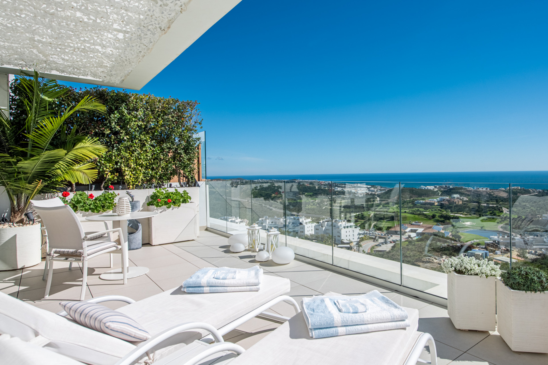 Erstaunliches Duplex Penthouse mit 360 Aussicht.