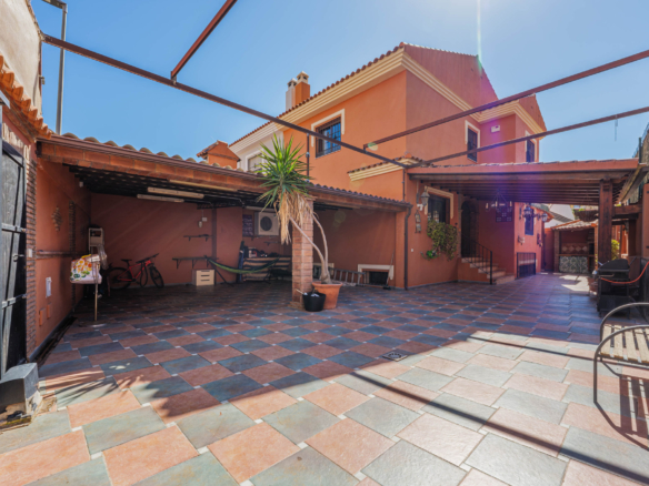 Especular casa semi-deetaed a Puerto de La Torre