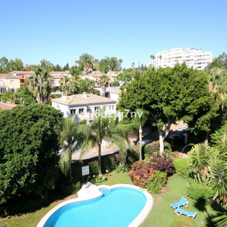 Exceptional Art Deco Duplex Penthouse in Front-Line Golf Location – Guadalmina Alta, Marbella