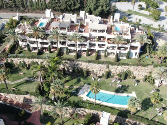 Exclusive Apartment with Panoramic Sea, La Concha Mountain, and New Golden Mile Views