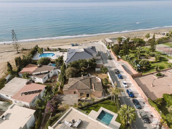 Exclusive Villa for Sale in East Marbella – Urbanization Costa Bella, Second Line to the Beach