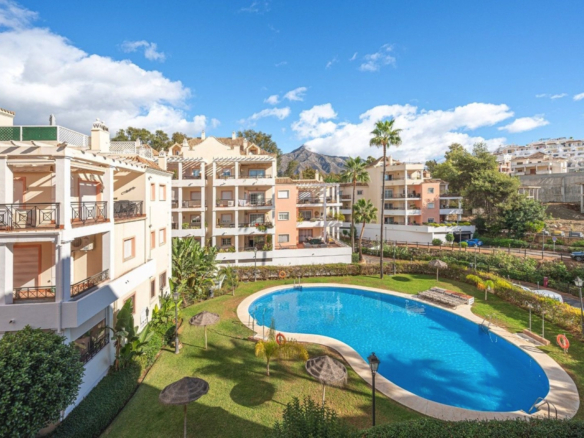 Exquisite 2-Bedroom Apartment in Marbella River Garden