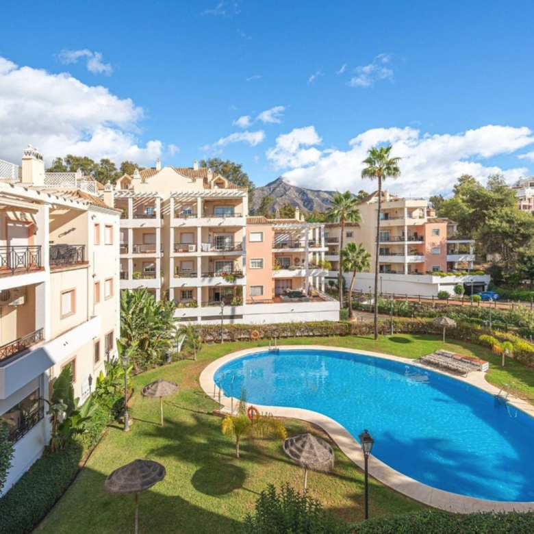 Exquisite 2-Bedroom Apartment in Marbella River Garden