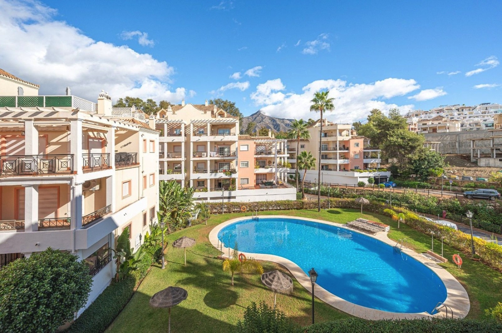 Exquisite 2-Bedroom Apartment in Marbella River Garden