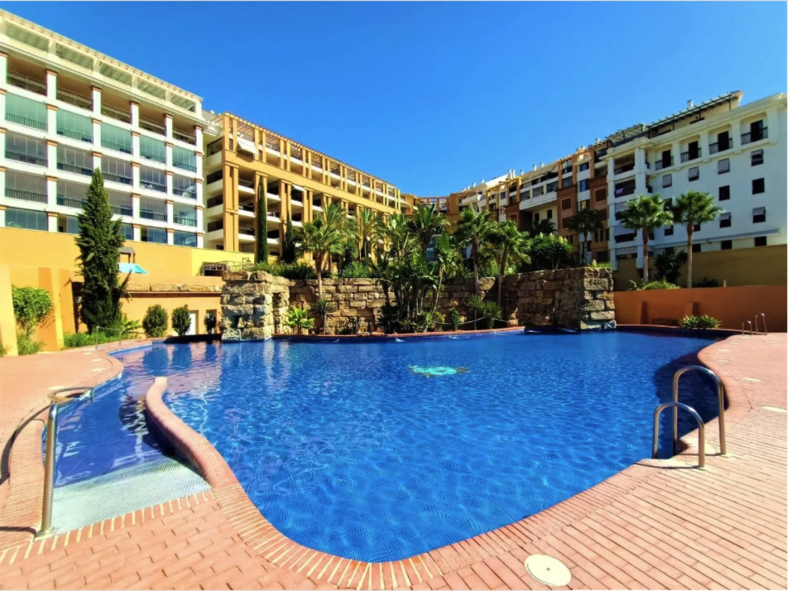 Exquisite Beachside Apartment in Avenida Mar Mediterraneo
