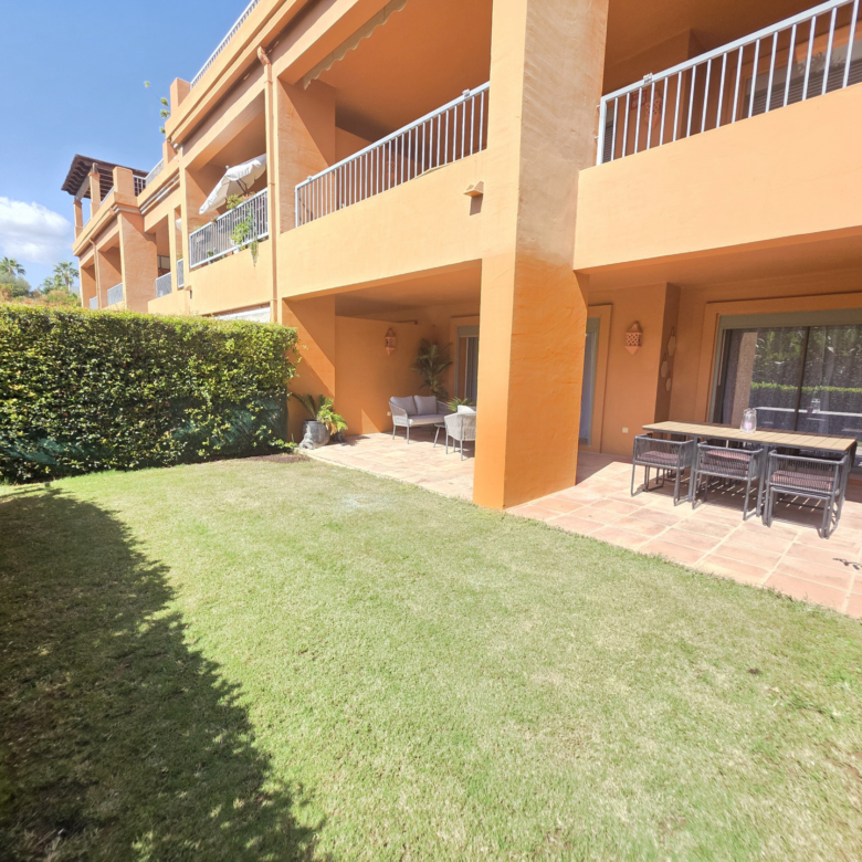 Exquisite Ground Floor Apartment in Benatalaya