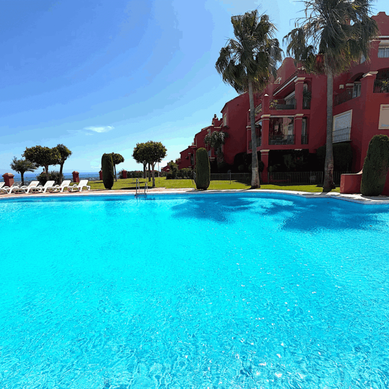 Fabulous Apartment in Monte Halcones
