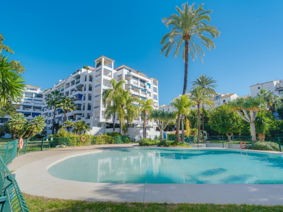Fantastický čtyřpokojový duplexní byt, umístěný v prestižním Puerto Banús, Marbella