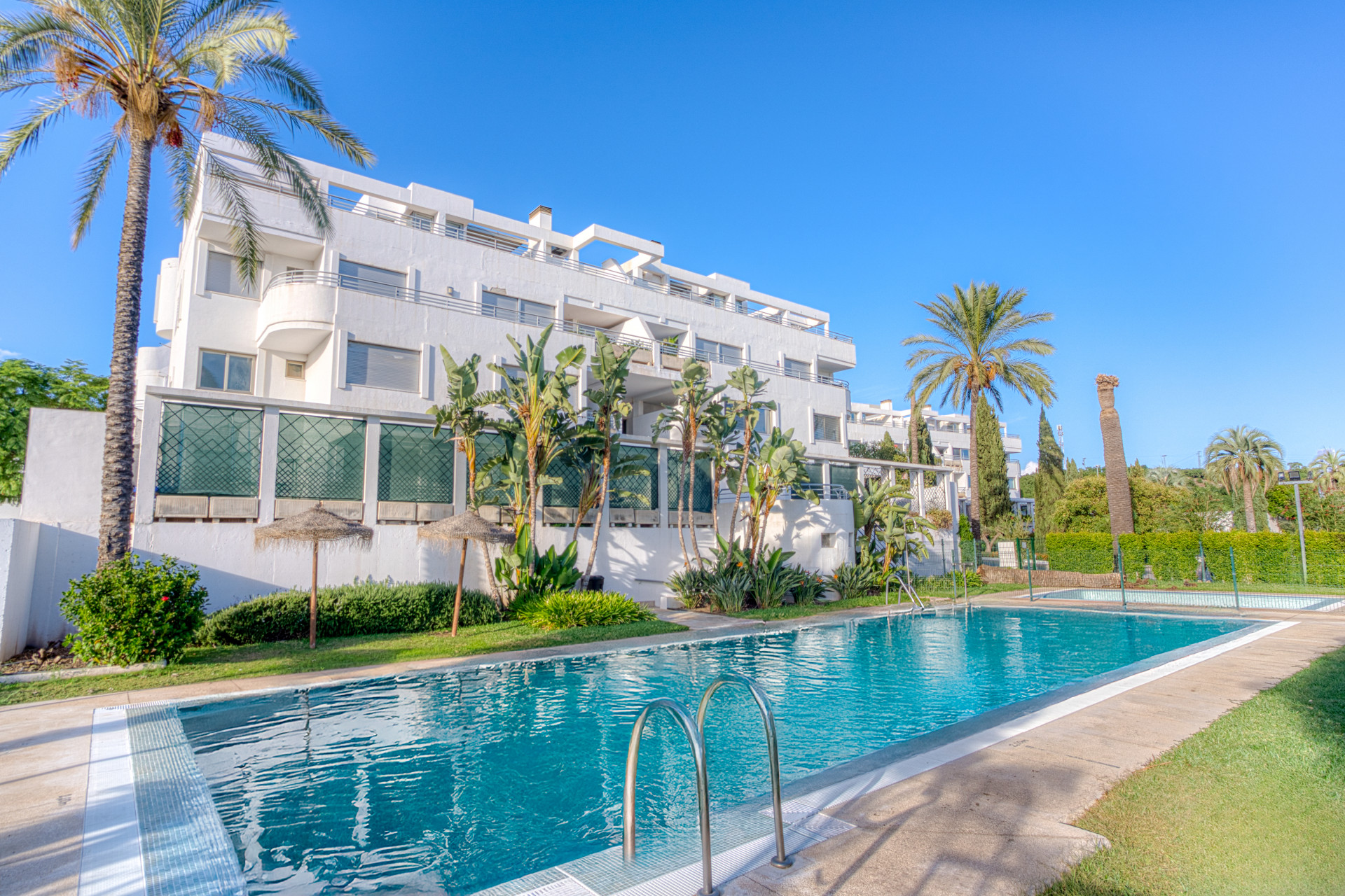 Fantasticky vychod orientujici duplexni byt s solarium a ohromujici vyhled na zapad slunce v La Cala Golf Resort Mijas Costa