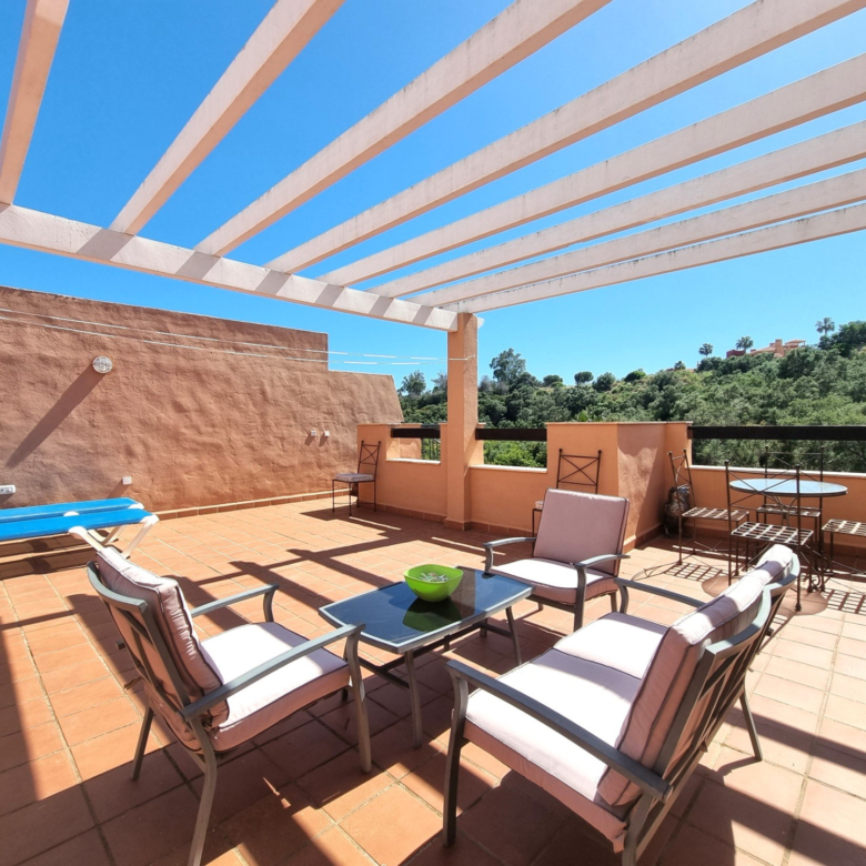 Fantastisches Penthouse mit 2 Schlafzimmern in La Reserva de Marbella