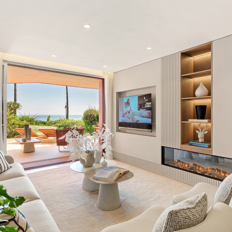 Frontline Beach Luxury Ground-Floor Apartment in Estepona