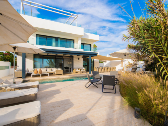 Frontline Beach Villa in Costabella, Marbella