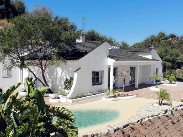 Fully revonavated finca with panoramic sea views | complete privacy
