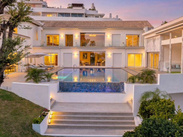 Große Villa am Golfplatz in Guadalmina Alta, Marbella