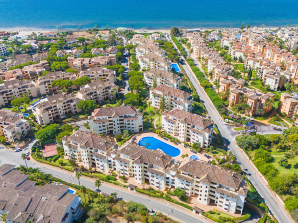 Krásný byt s výhledem na jih, dvoupokojový apartmán se nachází v prestižní Hacienda Playa, Elviria